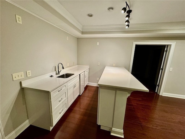 2822 Salem Oak Way, Duluth, GA 30096 - kitchen with a sink, dark wood-type flooring, dishwasher, a breakfast bar, and baseboards