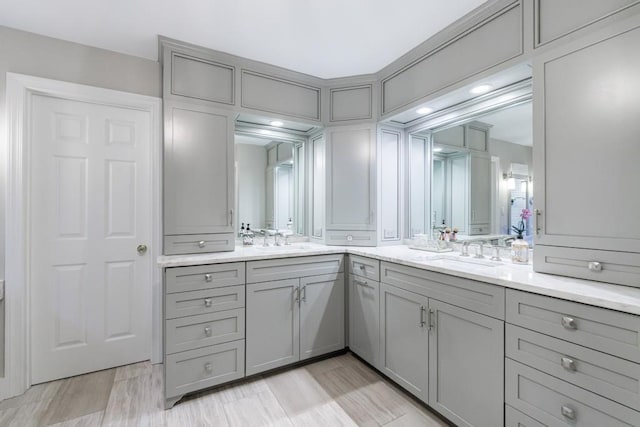 full bath with vanity