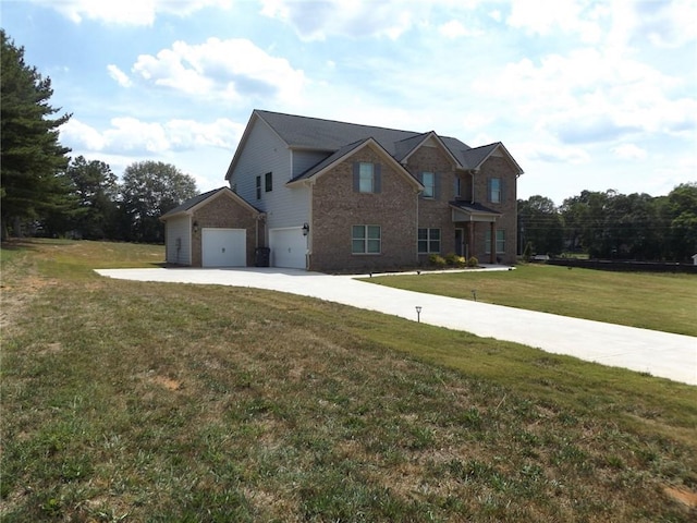 view of front of home featuring a front lawn