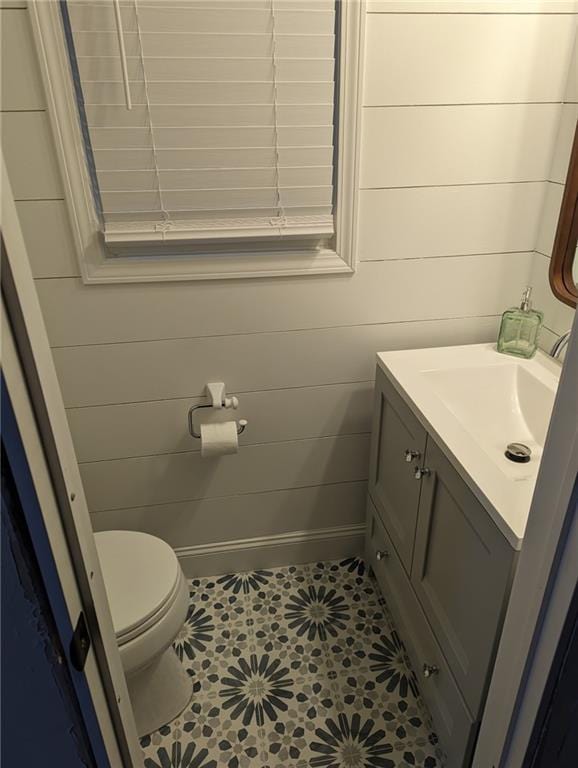 2467 Sky Valley Dr, Dacula, GA 30019 - bathroom with vanity and toilet