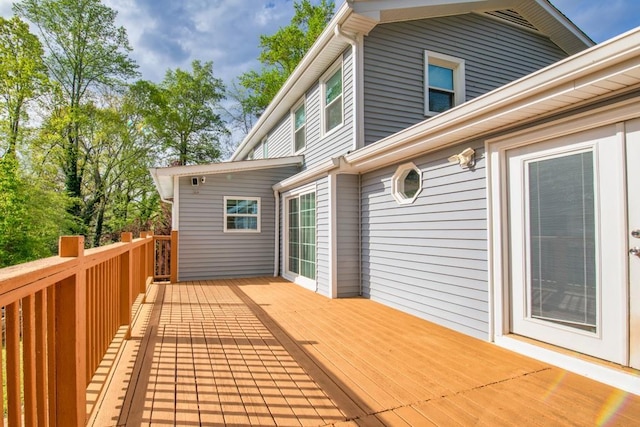 1647 Grandeus Ln SW, Stone Mountain, GA 30087 - view of wooden terrace