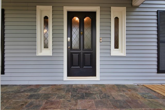 1647 Grandeus Ln SW, Stone Mountain, GA 30087 - property entrance with covered porch