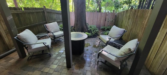 380 Grant Cir SE Unit 110, Atlanta, GA 30315 - fenced backyard featuring a patio area