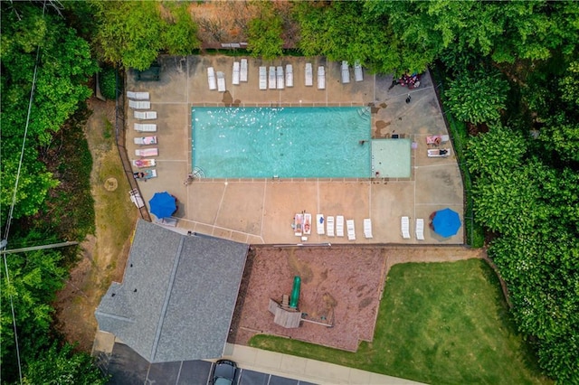 965 Under Ct, Sugar Hill, GA 30518 - aerial view of a pool area