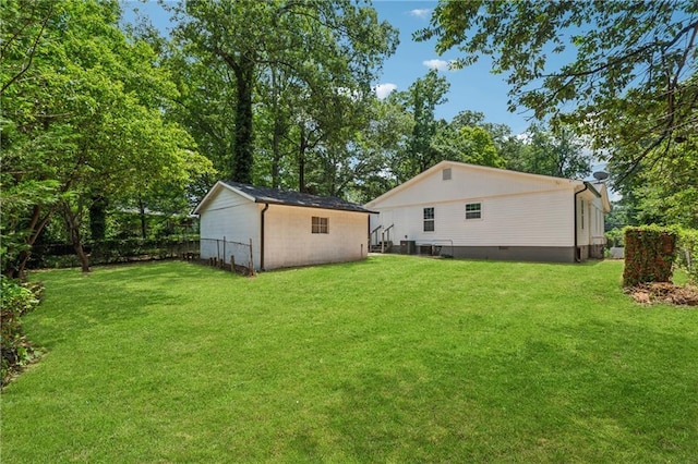 1978 Ethel Ln, Decatur, GA 30032 - view of yard with an outbuilding