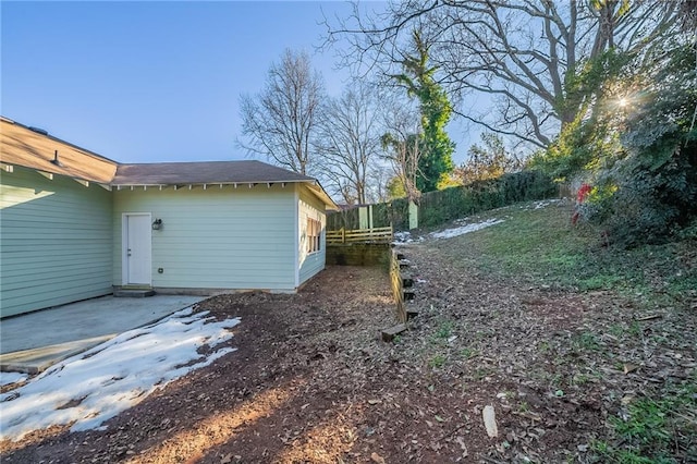 view of yard featuring a patio area