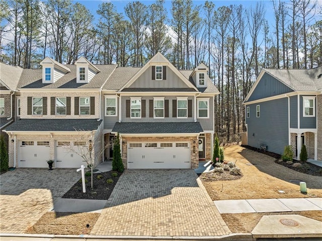 view of front facade with a garage