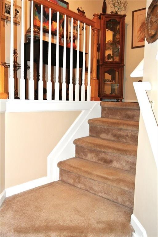 3824 Smith Creek Ct, Buford, GA 30519 - view of staircase