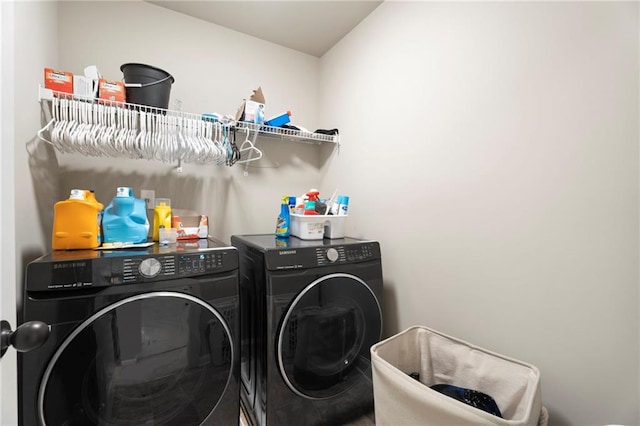 2040 Harvest Ridge Cir, Buford, GA 30519 - laundry room featuring washing machine and clothes dryer