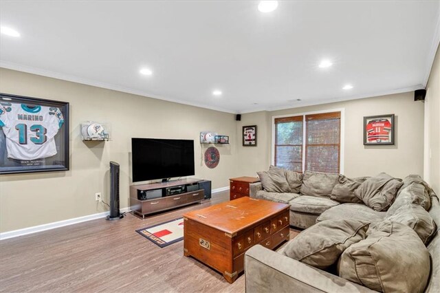 3921 Upland Way, Marietta, GA 30066 - living area with baseboards, ornamental molding, wood finished floors, and recessed lighting