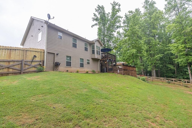 1464 Fieldstone Ct, Winder, GA 30680 - fenced backyard with a wooden deck