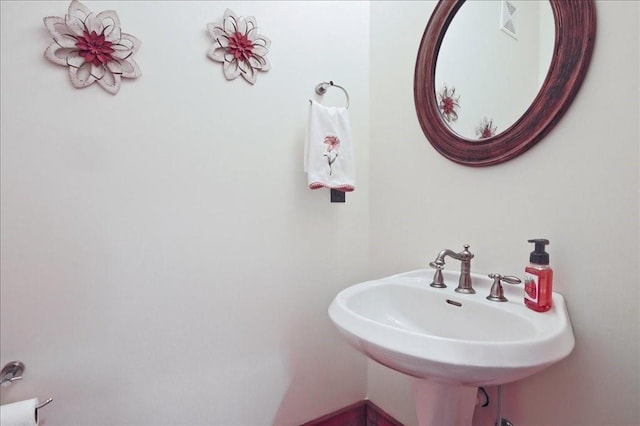 bathroom with sink