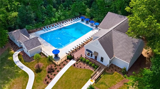 1088 Battery Park Rd, Decatur, GA 30033 - aerial view of property and surrounding area with a pool area