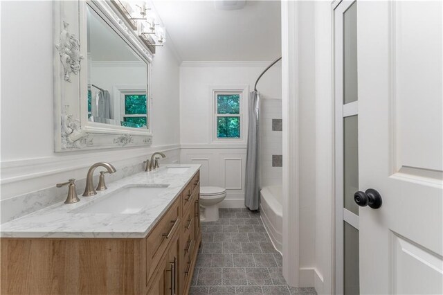 3620 W Lawrenceville St, Duluth, GA 30096 - full bathroom with vanity, shower / tub combo, and crown molding