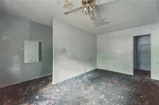 1352 Overlook Cv SE, Smyrna, GA 30080 - spare room with lofted ceiling, a textured ceiling, and ceiling fan