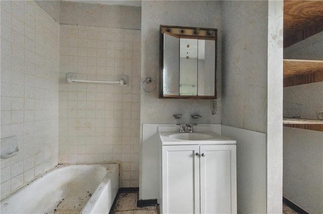 1352 Overlook Cv SE, Smyrna, GA 30080 - full bath featuring a bath and vanity