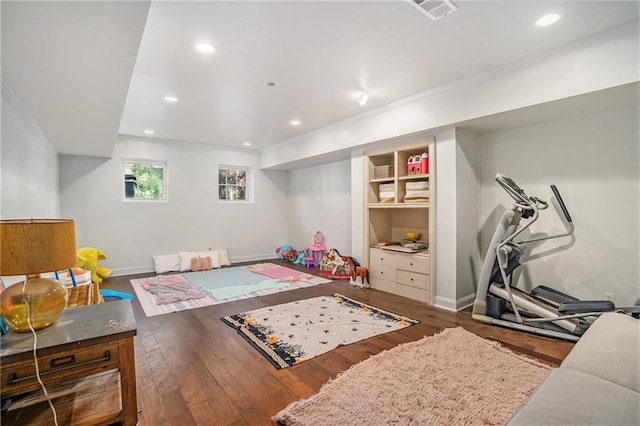 playroom with recessed lighting, visible vents, baseboards, and hardwood / wood-style floors