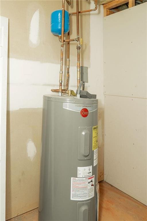 68 Paradise Pointe, Douglasville, GA 30134 - utilities featuring water heater