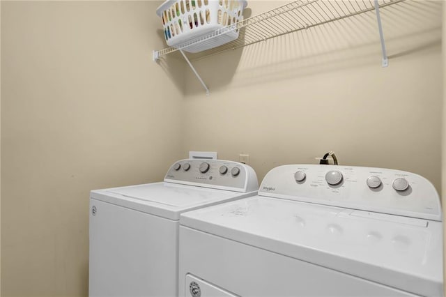 1267 Castleberry Dr, Buford, GA 30518 - laundry area featuring independent washer and dryer