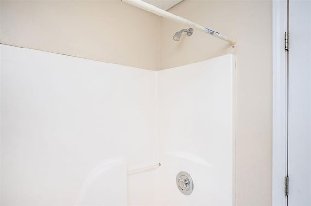 409 Cold Springs Ln, Mcdonough, GA 30252 - bathroom view