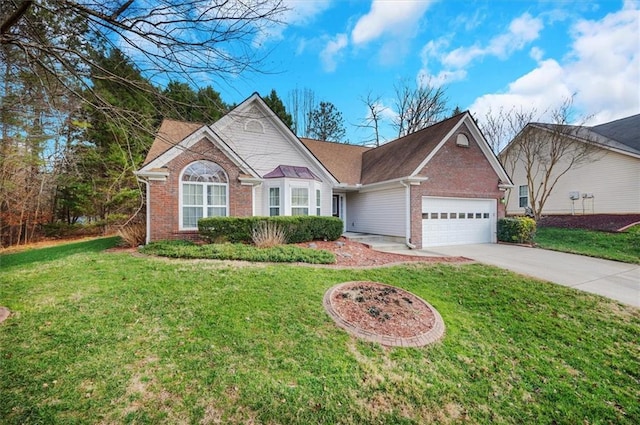 view of front of home featuring a front lawn