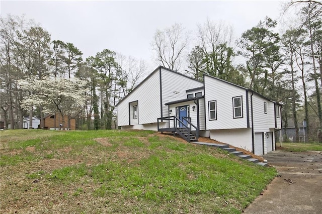 783 Lost Creek Cir, Stone Mountain, GA 30088 - view of front of home featuring an attached garage and driveway