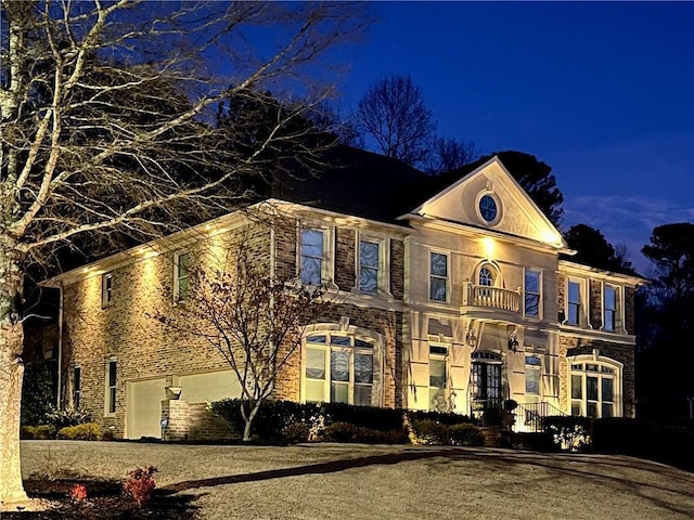 view of front facade featuring a garage