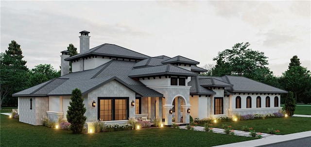 view of front of home featuring a front yard