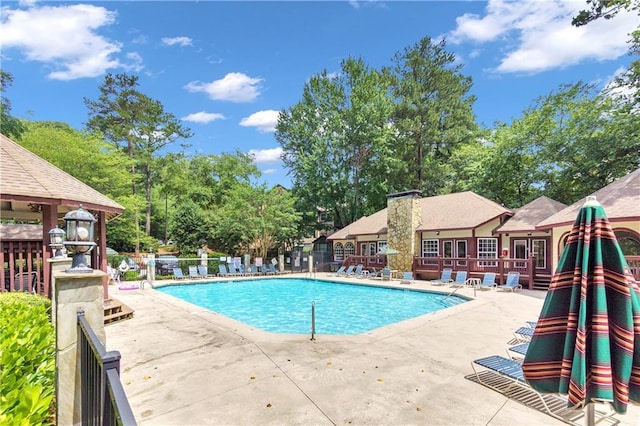 404 Hawkstone Way, Alpharetta, GA 30022 - community pool with a patio