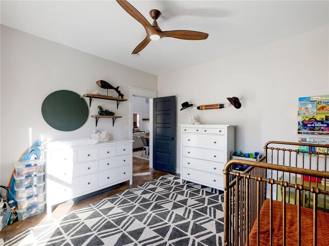 bedroom with ceiling fan