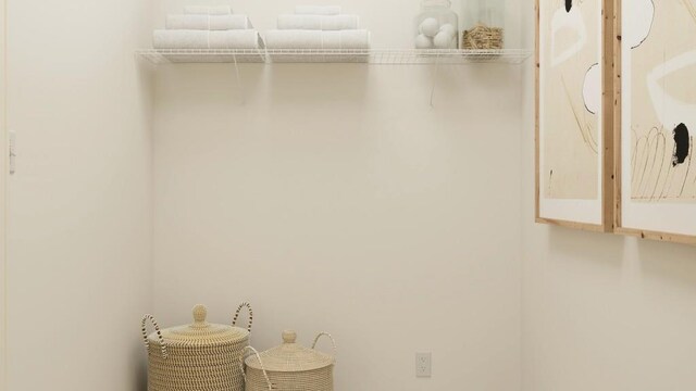 2447 Livi Ln, Buford, GA 30519 - view of walk in closet