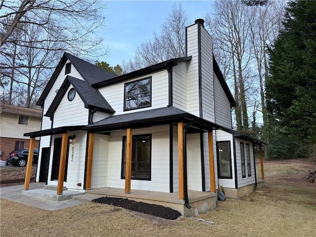 view of front facade with a porch