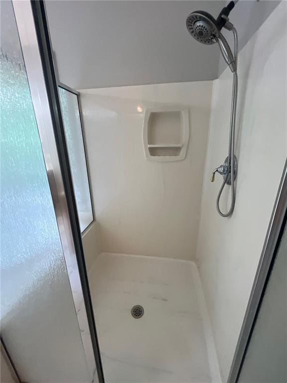 100 Hamilton Glen Ct, Fayetteville, GA 30215 - bathroom with a stall shower
