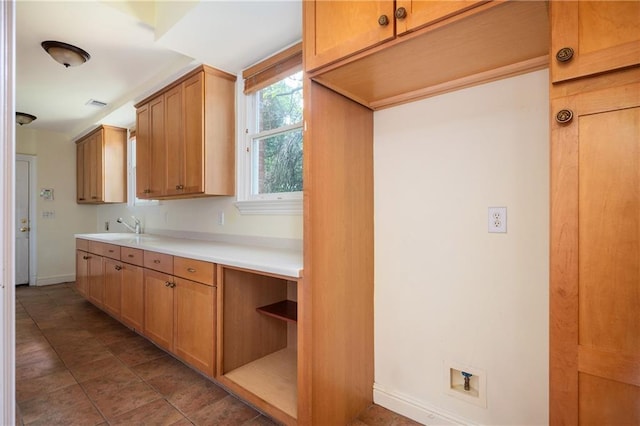 1006 Arbor Trce NE, Atlanta, GA 30319 - kitchen featuring light countertops and baseboards