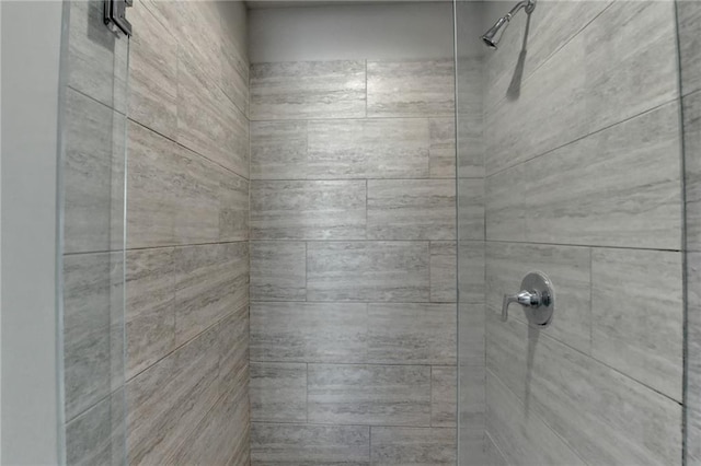 4421 Fulson Dr, Lilburn, GA 30047 - bathroom with a tile shower
