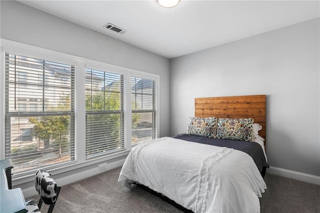 bedroom with carpet flooring