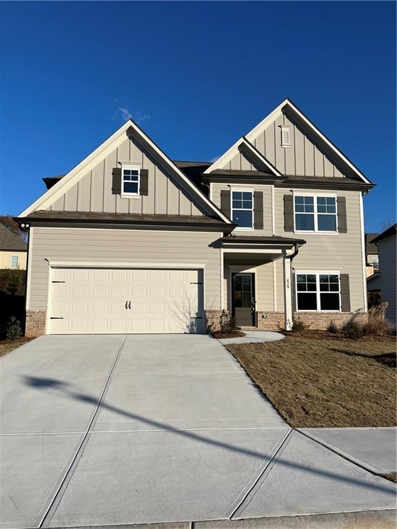 view of front facade featuring a garage