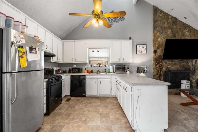 kitchen featuring under cabinet range hood, a peninsula, black appliances, a ceiling fan, and a sink