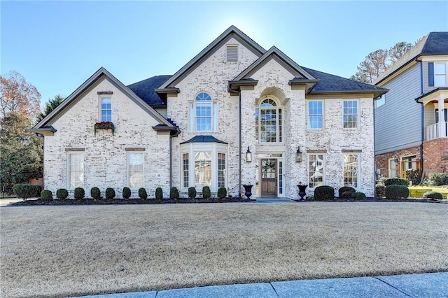 view of front of house featuring a front yard