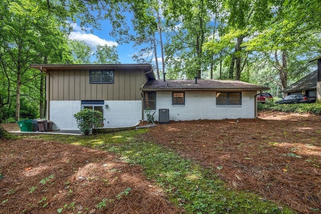 4260 Bonaparte Dr, Tucker, GA 30084 - back of house with brick siding and board and batten siding