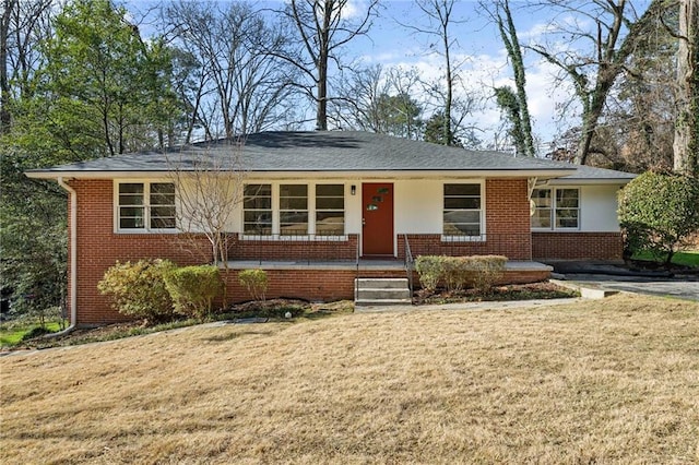 view of front of home featuring a front yard