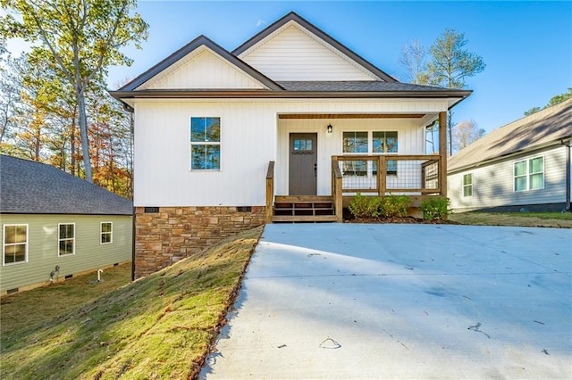 view of front of house with covered porch