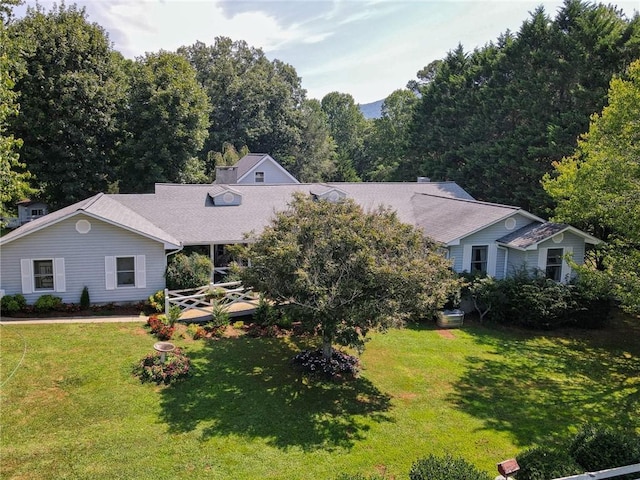 476 Franklin St, Dillard, GA 30537 - view of front facade featuring a front lawn