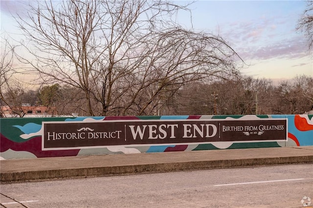 view of community / neighborhood sign