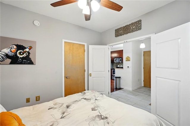bedroom featuring a ceiling fan