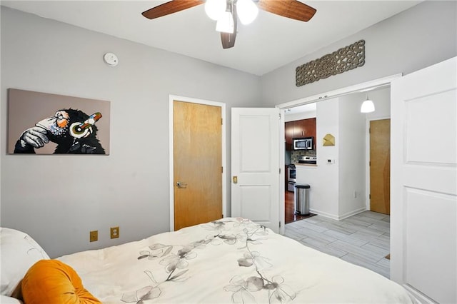 bedroom featuring ceiling fan