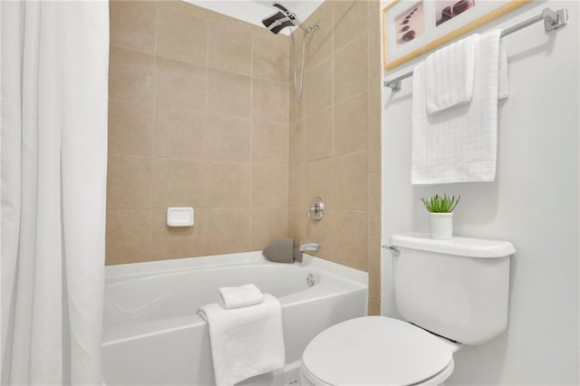 full bath featuring shower / bath combination with curtain and toilet