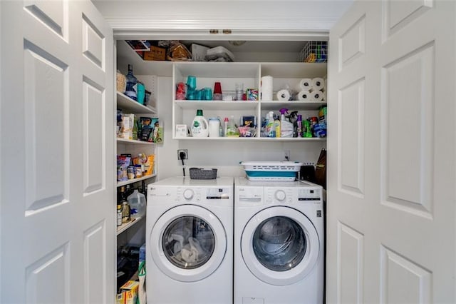 705 Berry Ct, Villa Rica, GA 30180 - laundry room featuring washing machine and clothes dryer