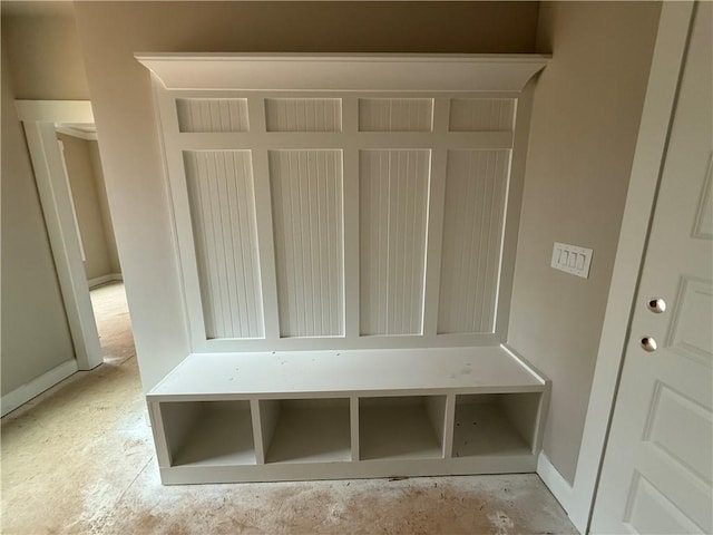 mudroom featuring baseboards