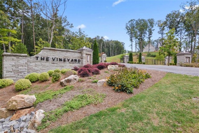 19619 Oak Park Dr, Talking Rock, GA 30175